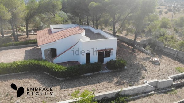 casa indipendente in vendita ad Avola
