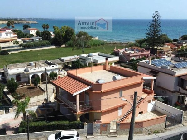 appartamento in vendita ad Avola in zona Gallina