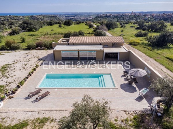 casa indipendente in vendita ad Avola