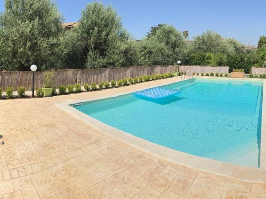 casa indipendente in vendita ad Avola