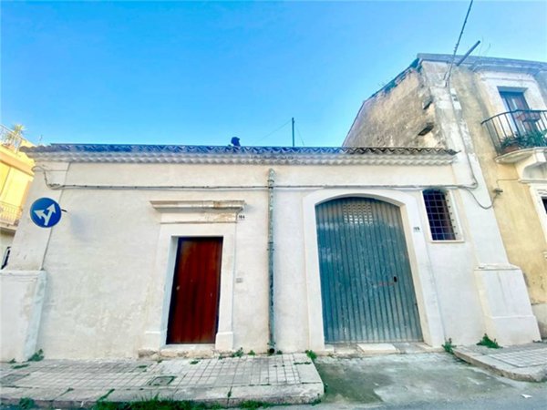 casa indipendente in vendita ad Avola