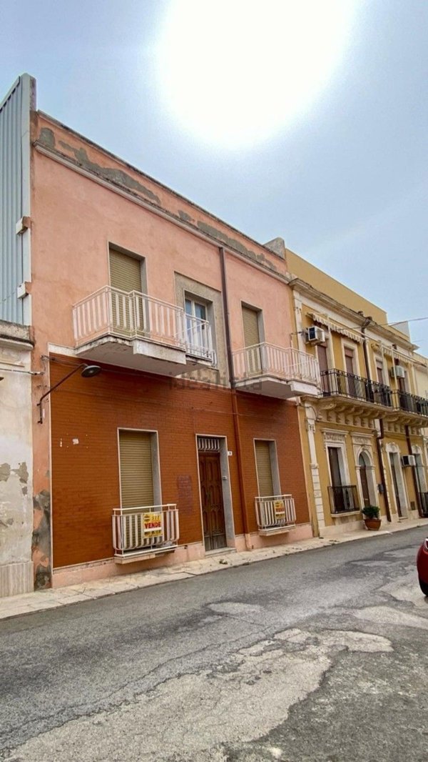 casa indipendente in vendita ad Avola