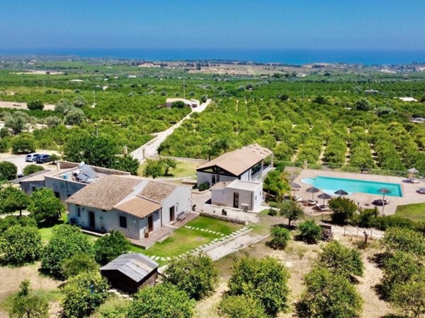 casa indipendente in vendita ad Avola