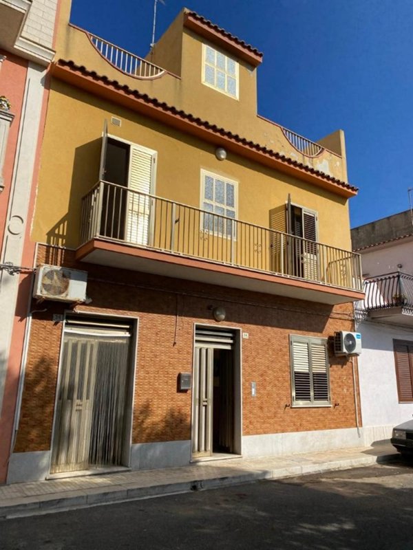 casa indipendente in vendita ad Avola