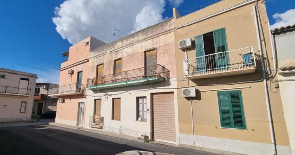 casa indipendente in vendita ad Avola