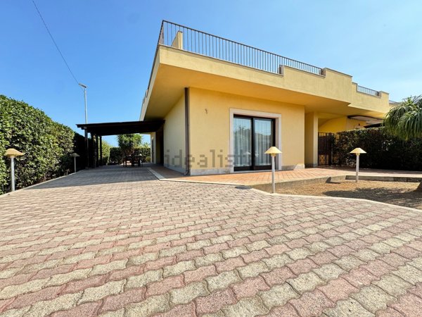 casa indipendente in vendita ad Avola