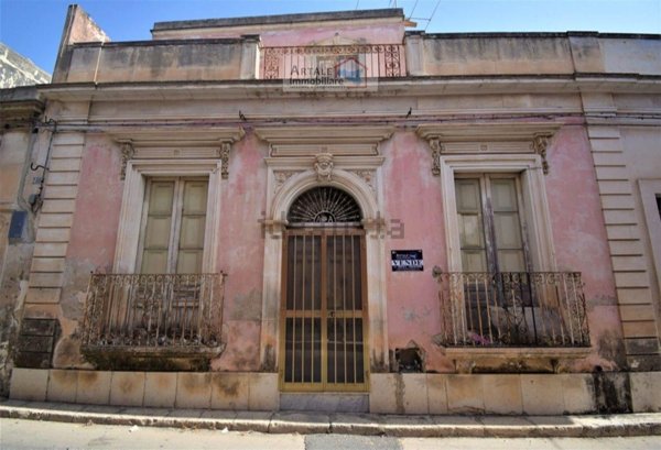 casa indipendente in vendita ad Avola