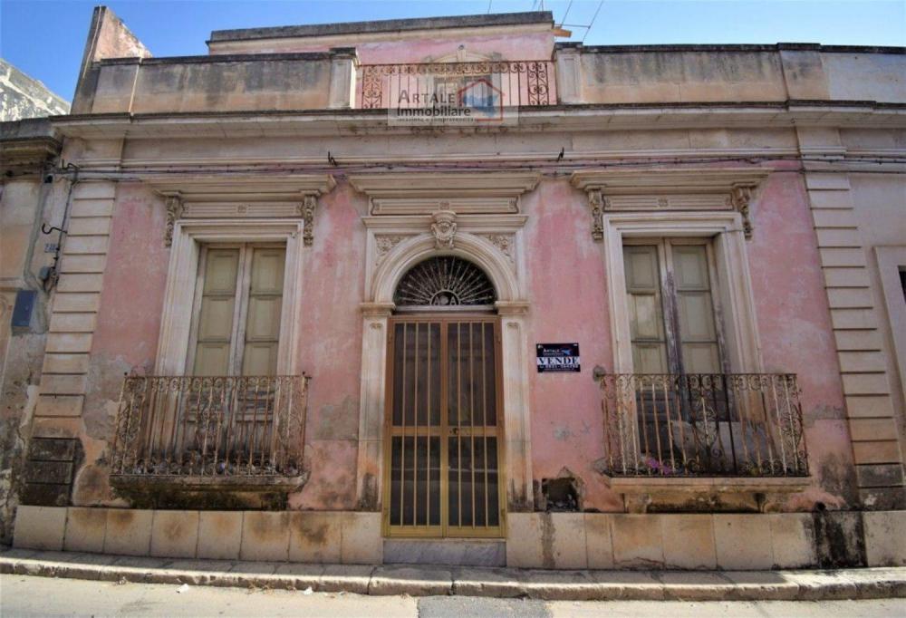 casa indipendente in vendita ad Avola