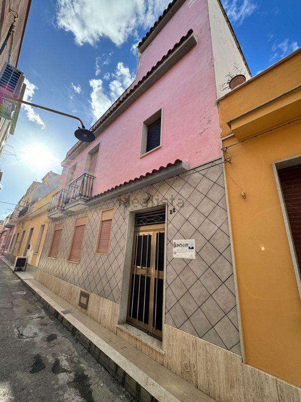 casa indipendente in vendita ad Avola