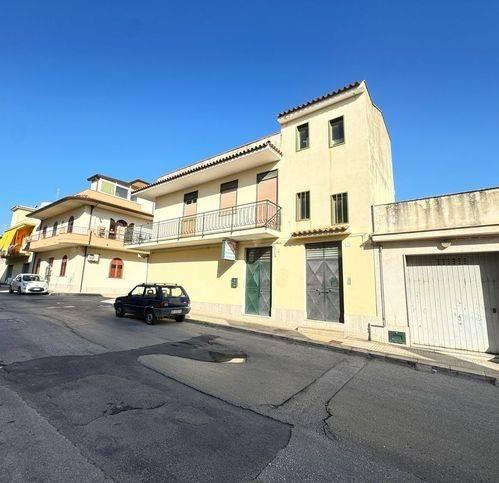 casa indipendente in vendita ad Avola