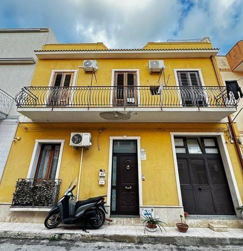 casa indipendente in vendita ad Avola