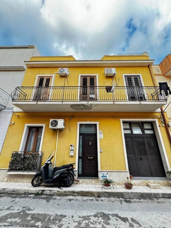 casa indipendente in vendita ad Avola