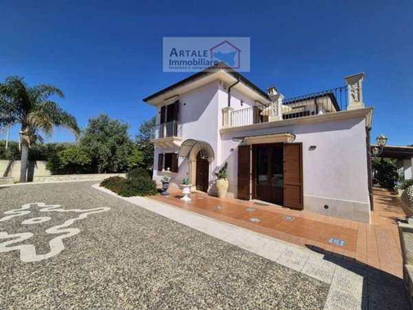 casa indipendente in vendita ad Avola