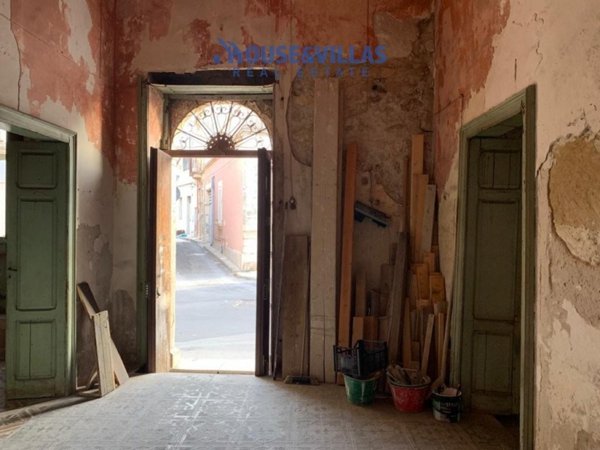 casa indipendente in vendita ad Avola