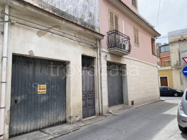 casa indipendente in vendita ad Avola
