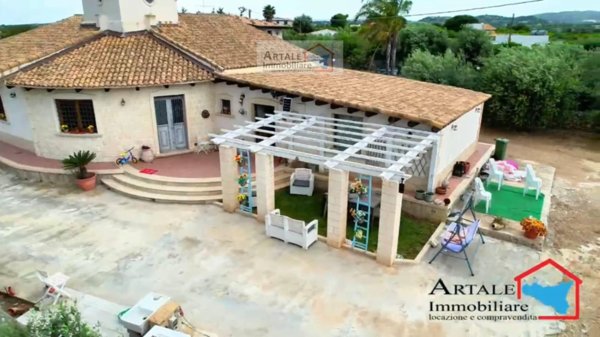 casa indipendente in vendita ad Avola