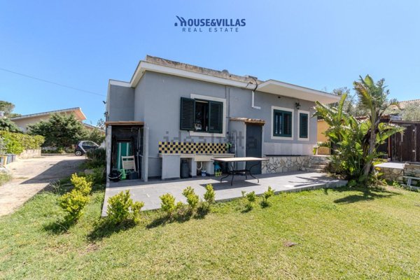 casa indipendente in vendita ad Avola