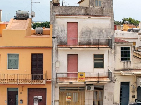 casa indipendente in vendita ad Avola
