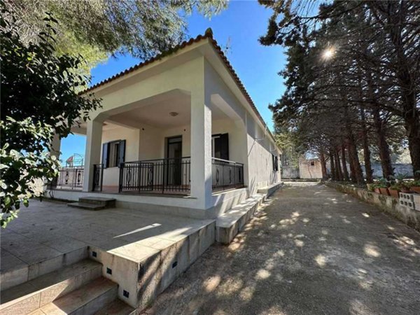 casa indipendente in vendita ad Avola