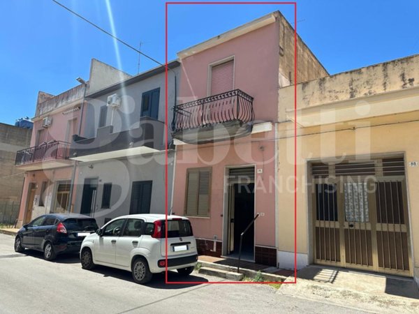 casa indipendente in vendita ad Avola