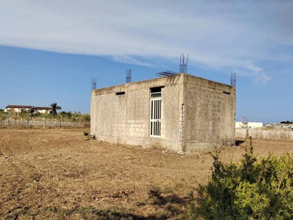 casa indipendente in vendita ad Avola