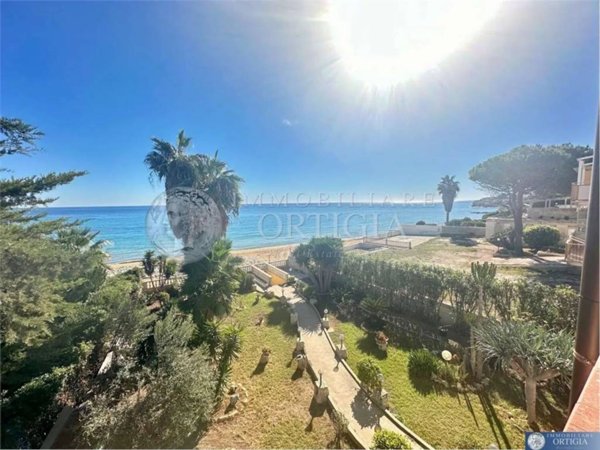 casa indipendente in vendita ad Avola