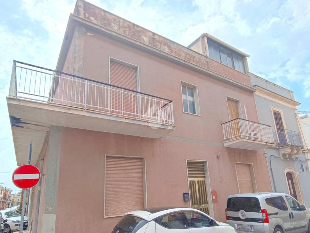 casa indipendente in vendita ad Avola