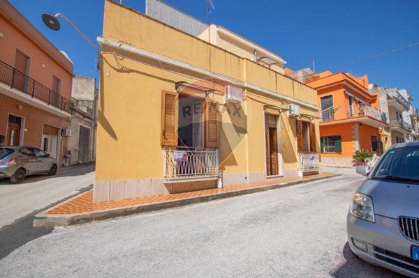 casa indipendente in vendita ad Avola