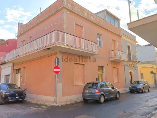 casa indipendente in vendita ad Avola