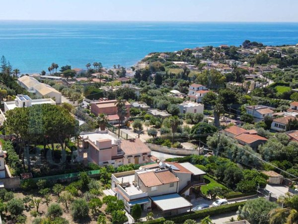 casa indipendente in vendita ad Avola