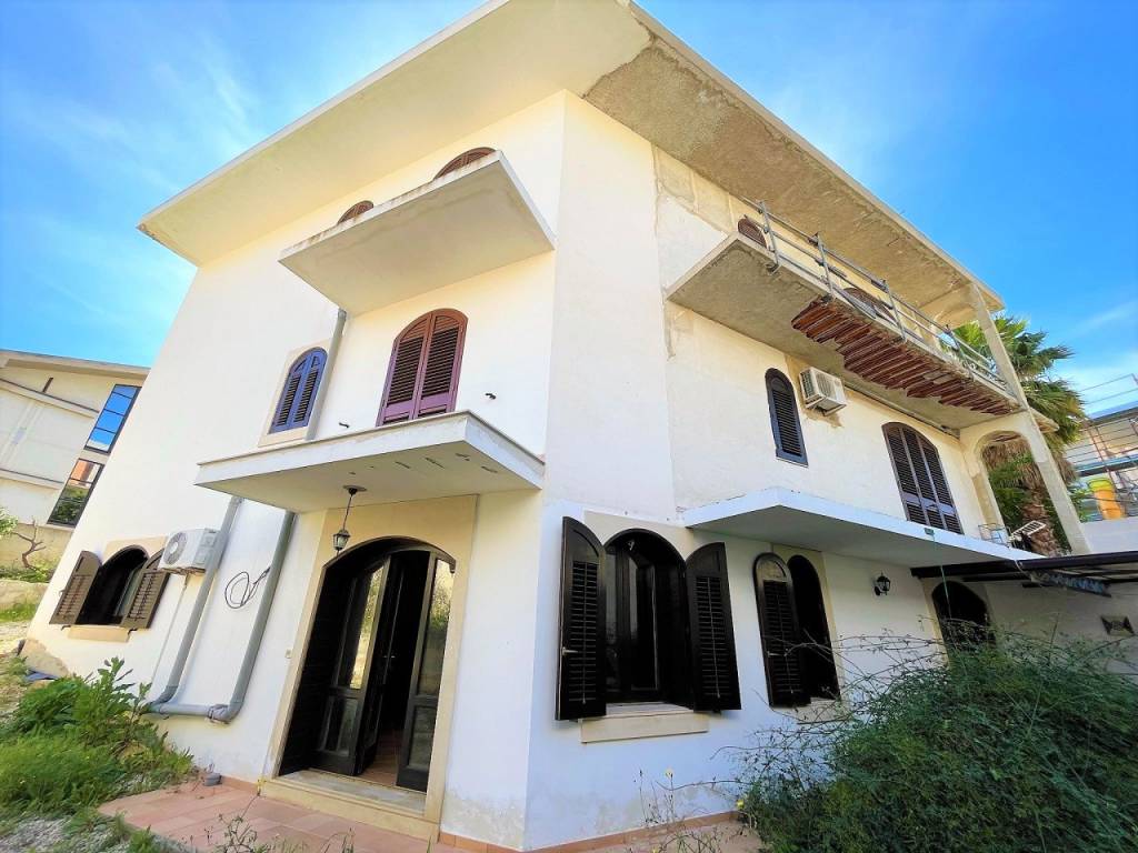 casa indipendente in vendita ad Avola