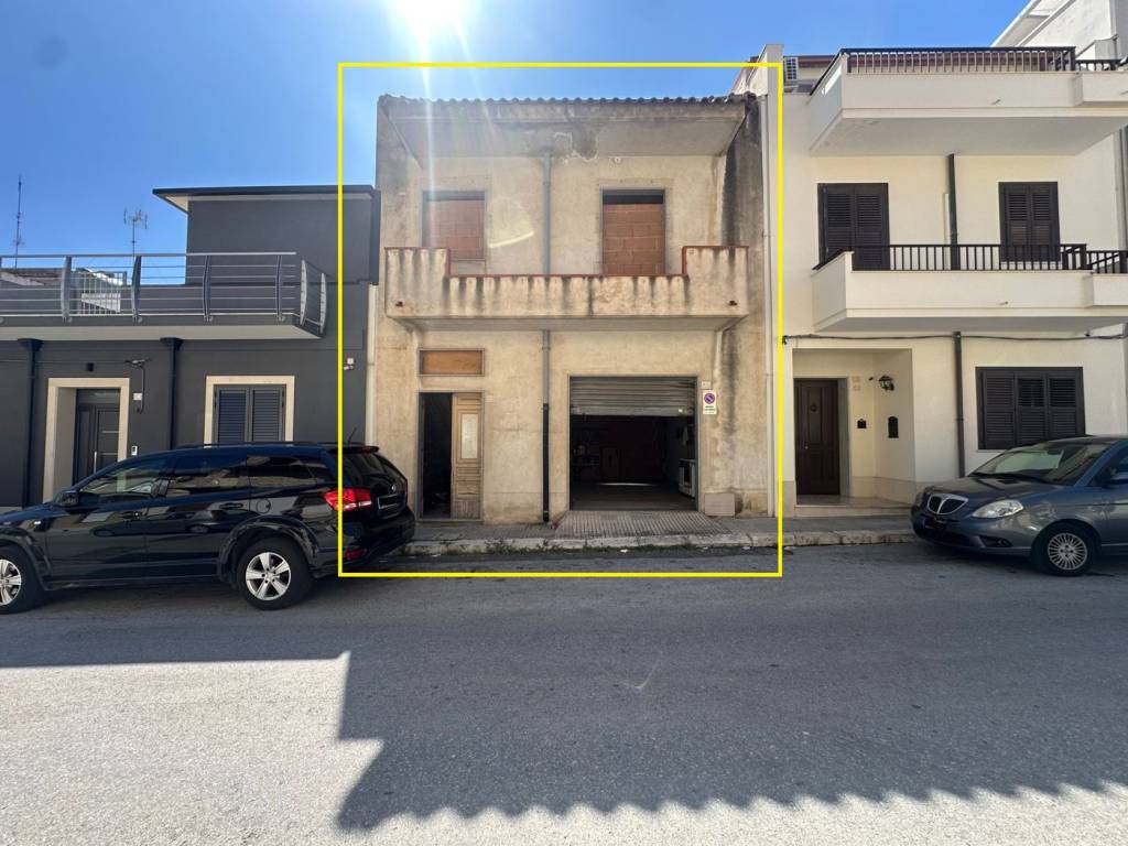 casa indipendente in vendita ad Avola