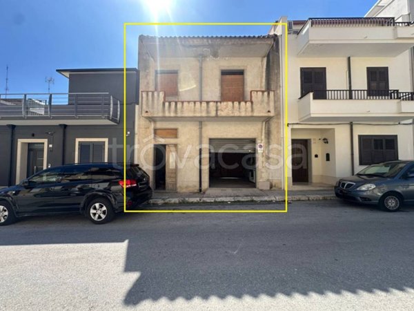 casa indipendente in vendita ad Avola