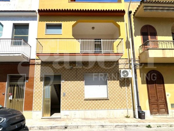 casa indipendente in vendita ad Avola