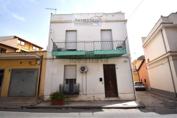 casa indipendente in vendita ad Avola