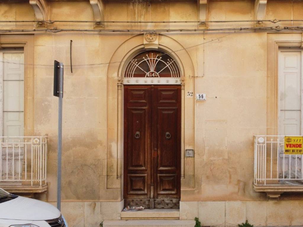 casa indipendente in vendita ad Avola