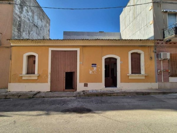 casa indipendente in vendita ad Avola