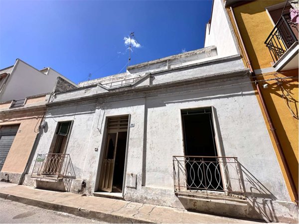 casa indipendente in vendita ad Avola