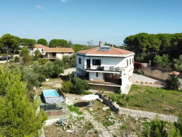 casa indipendente in vendita ad Avola