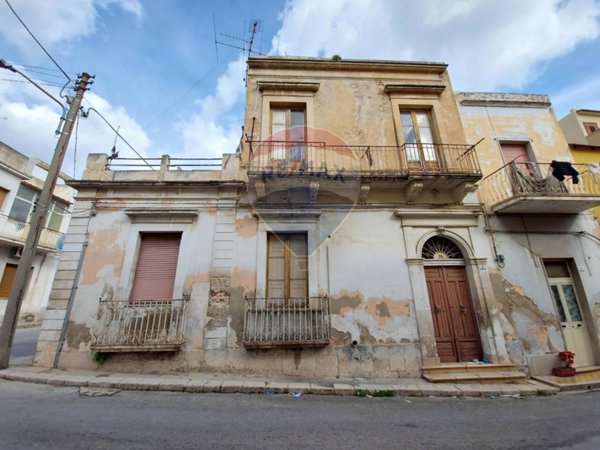 casa indipendente in vendita ad Avola