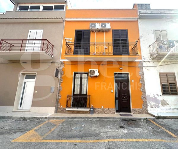 casa indipendente in vendita ad Avola