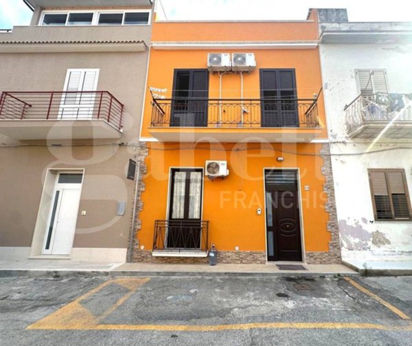 casa indipendente in vendita ad Avola