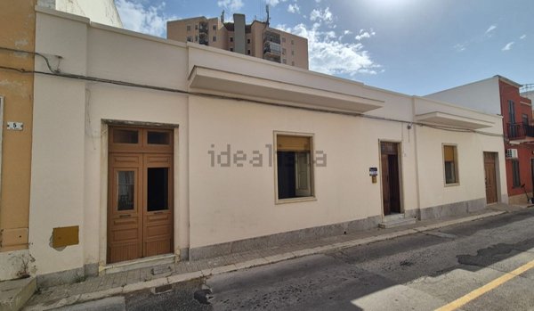 casa indipendente in vendita ad Avola
