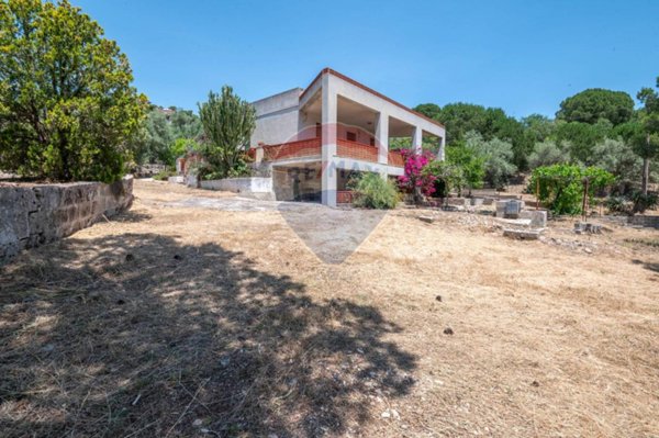 casa indipendente in vendita ad Avola