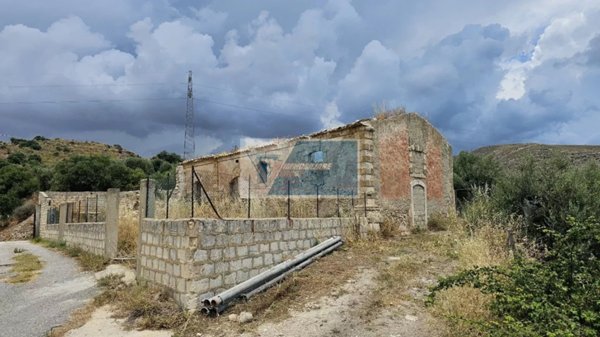 casa indipendente in vendita ad Avola