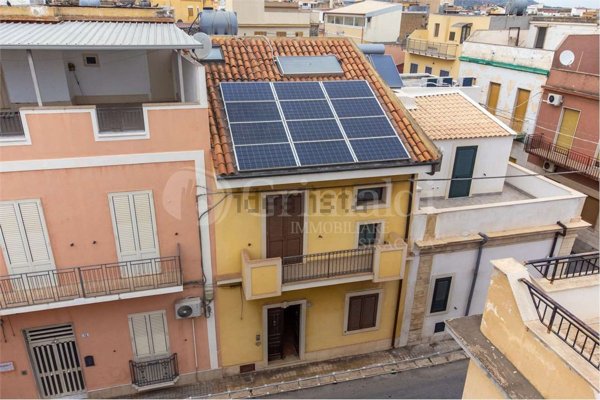casa indipendente in vendita ad Avola