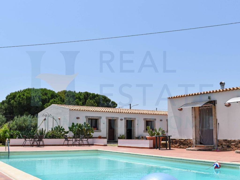 casa indipendente in vendita ad Avola