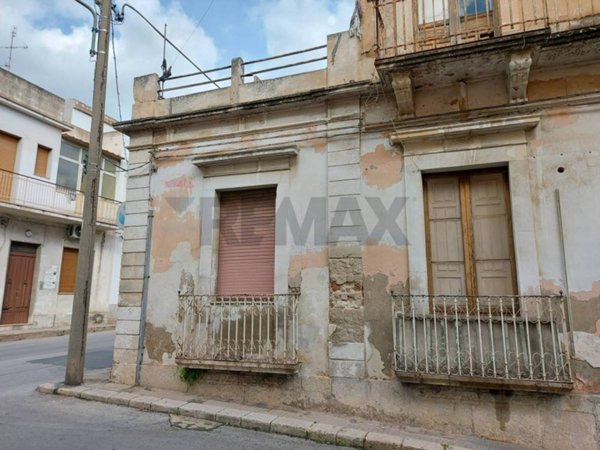 casa indipendente in vendita ad Avola