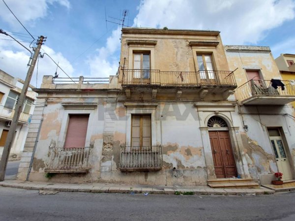 casa indipendente in vendita ad Avola