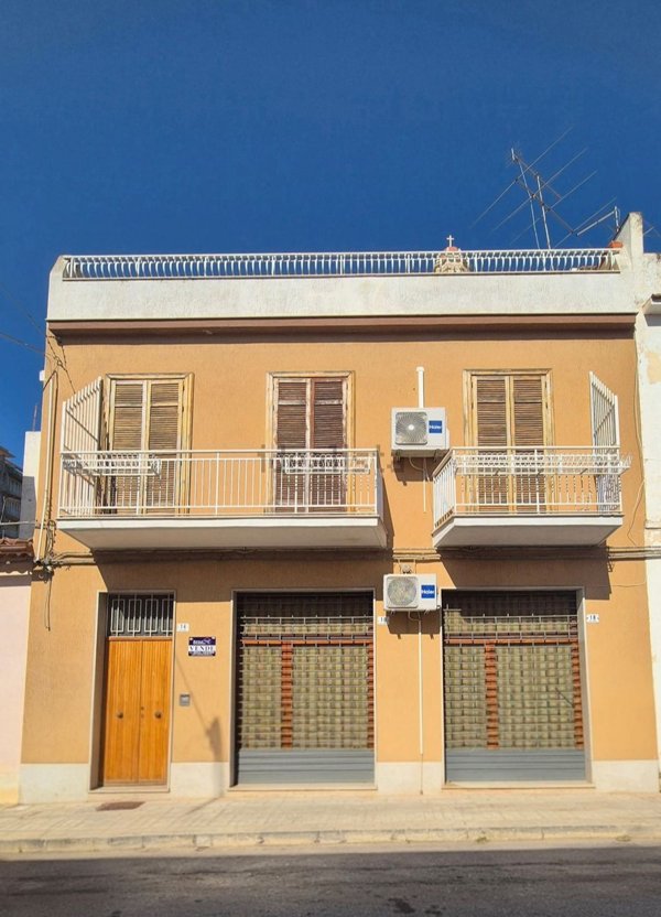 casa indipendente in vendita ad Avola